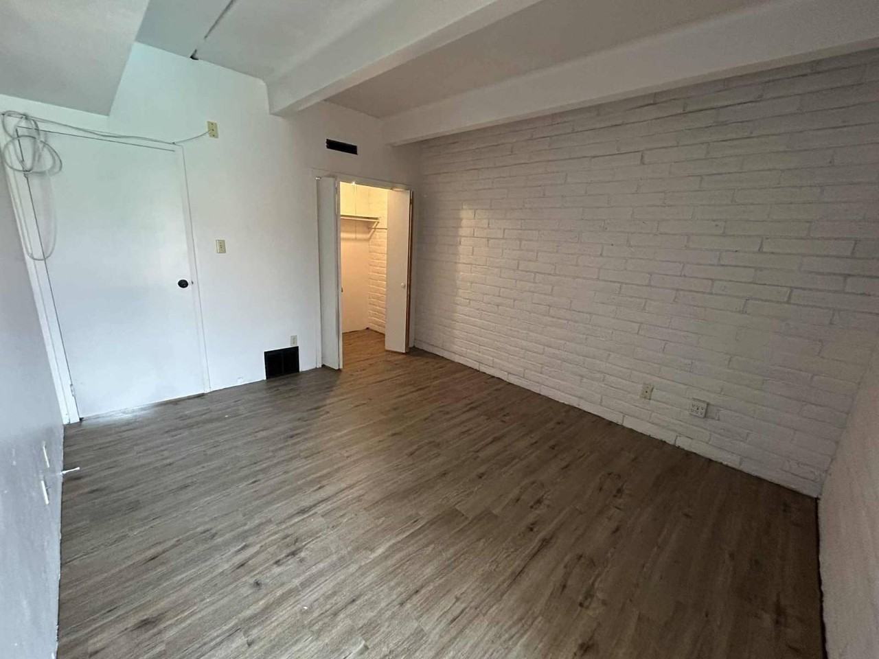 500 Ne 15th St - Photo 6 of 7