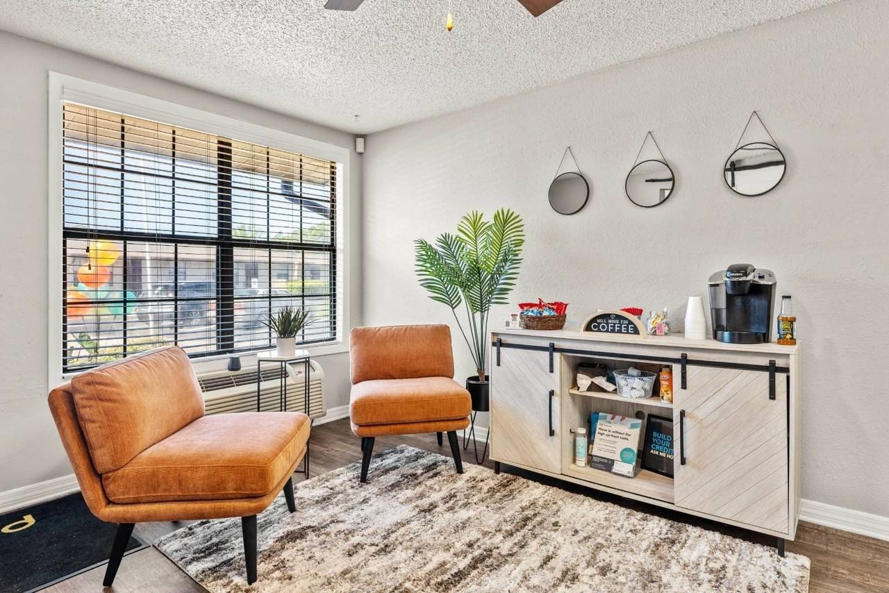 395 Bill France Blvd - Photo 2 of 10