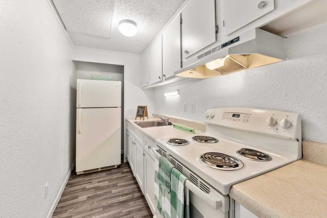 395 Bill France Blvd - Photo 4 of 10