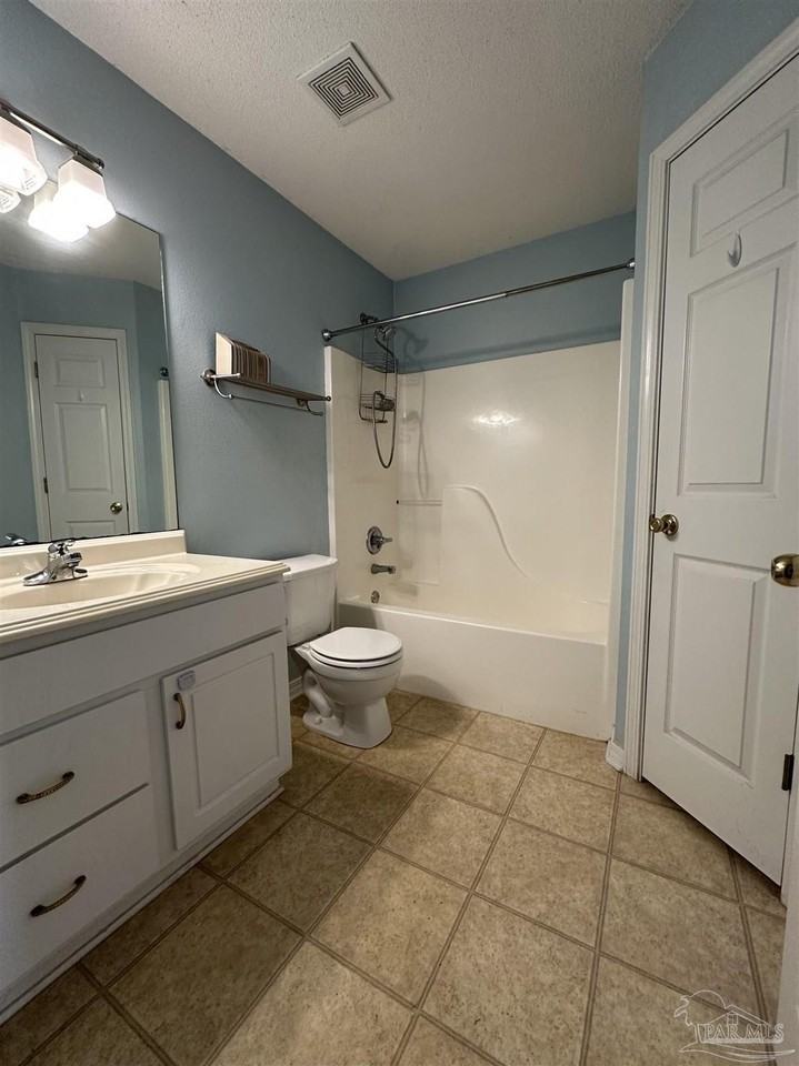 8096 Castle Pointe Way - Photo 7 of 13