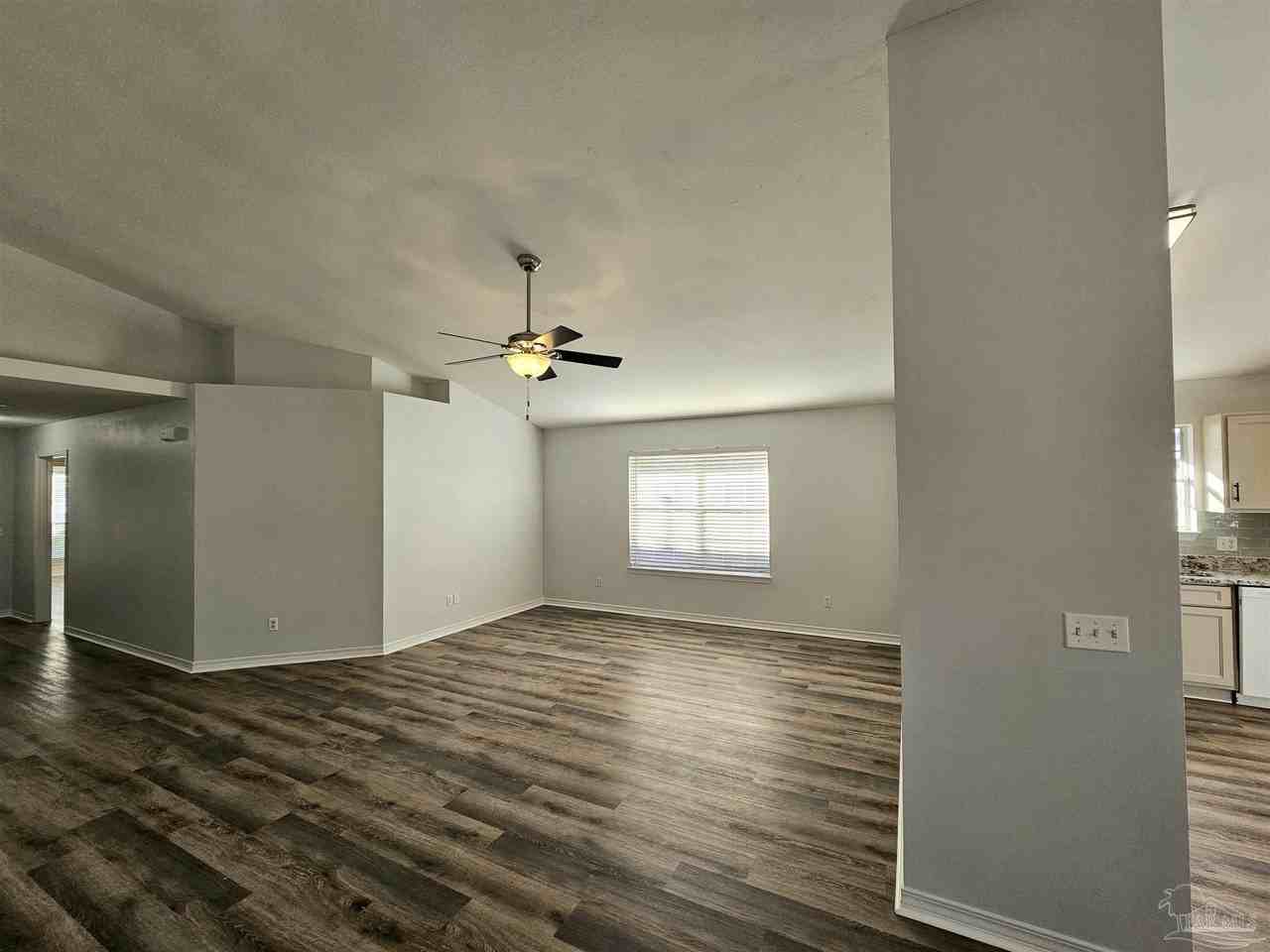 28 Easton St - Photo 3 of 19