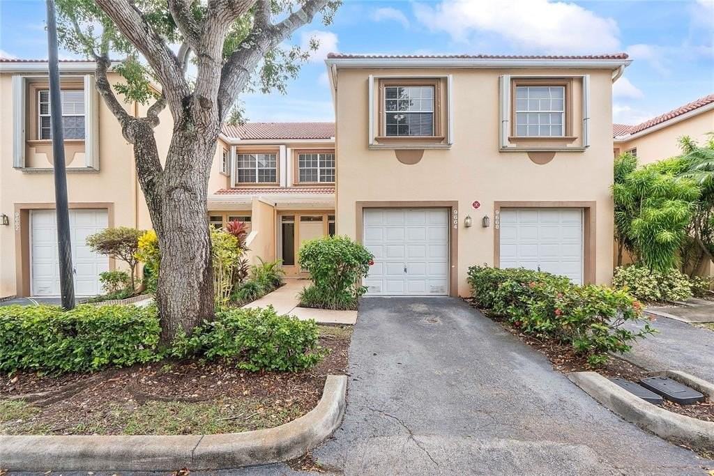 9664 Royal Palm Blvd - Photo 3 of 44