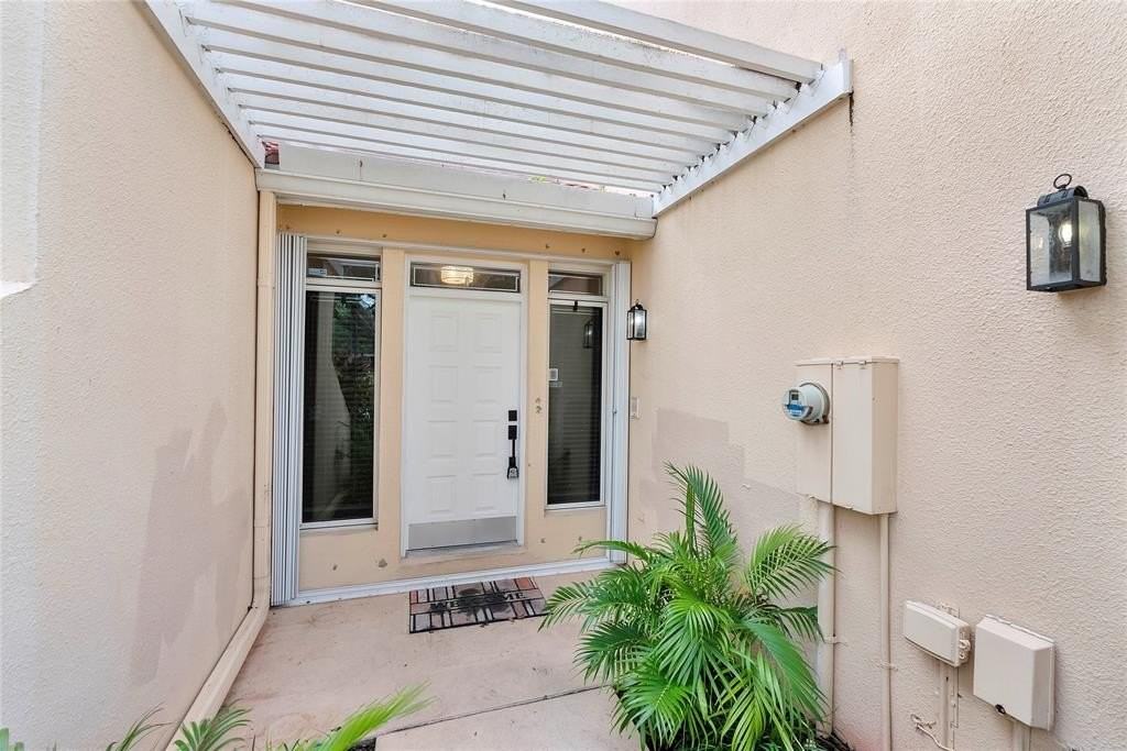 9664 Royal Palm Blvd - Photo 5 of 44