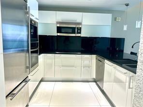 Collins Ave - Photo 5 of 8