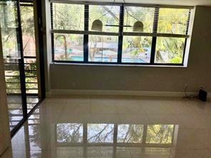 Ne 30th Pl - Photo 7 of 8