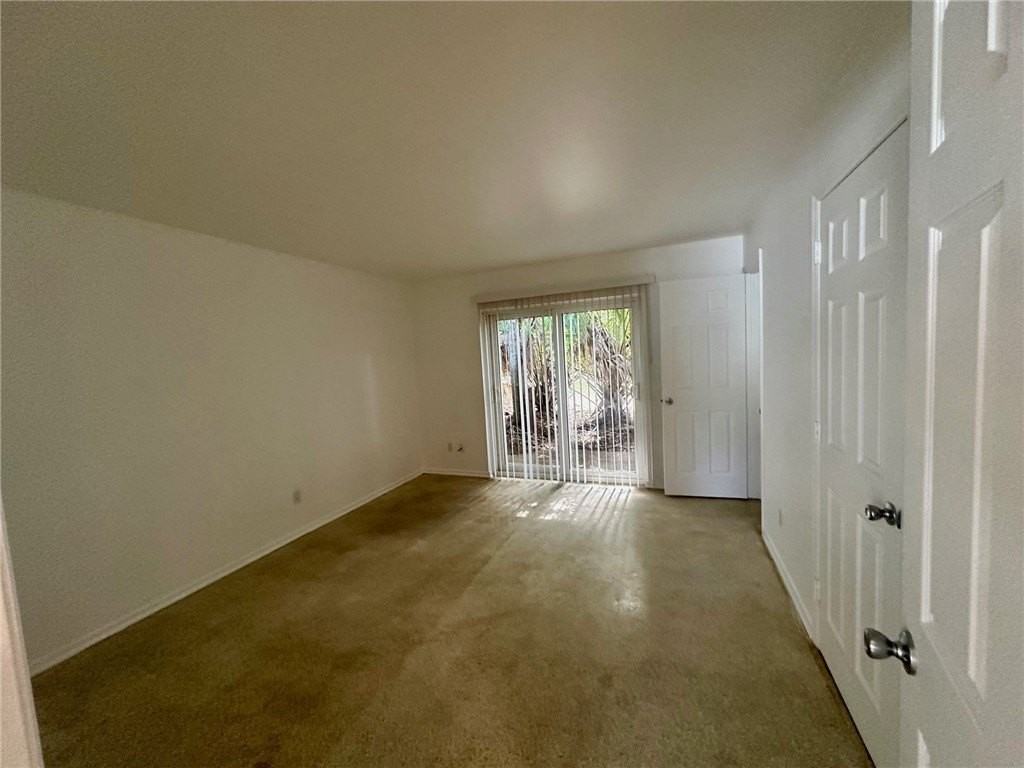 706 19th St Apt 3 #3 - Photo 7 of 9