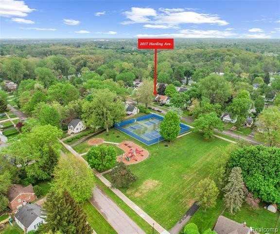 2017 Harding Ave - Photo 5 of 39