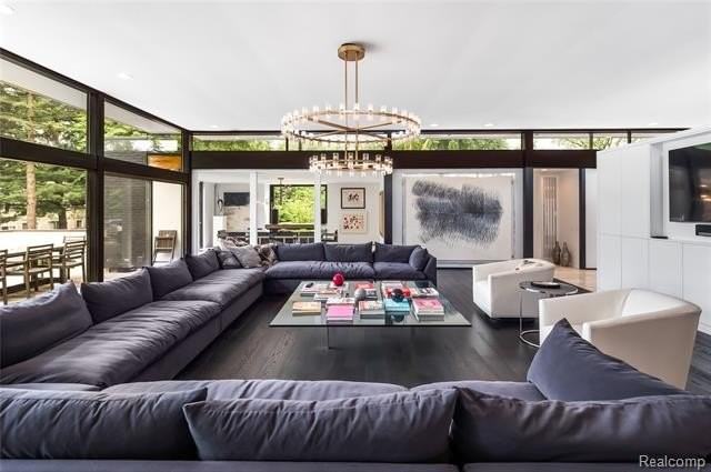 3467 Sutton Place - Photo 6 of 33