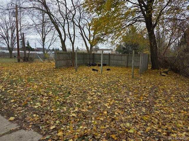 261 Spring Park - Photo 3 of 15