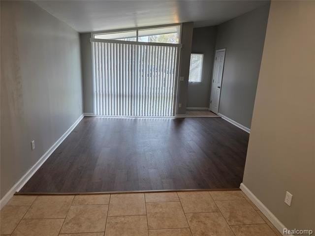 261 Spring Park - Photo 5 of 15