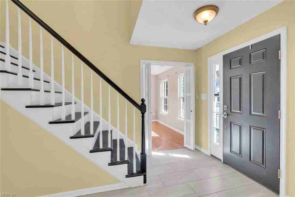 3319 Reades Way - Photo 4 of 38