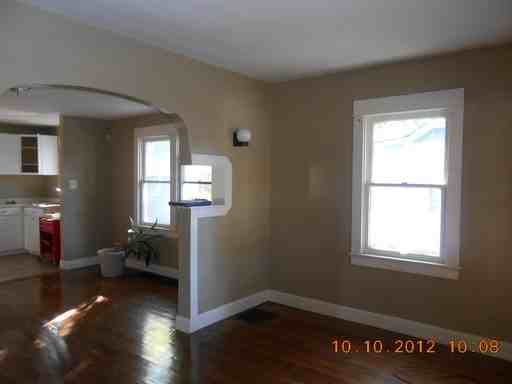 803 S Cedar Ave - Photo 2 of 5