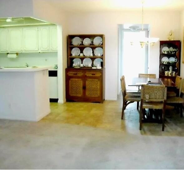 358 Chatham T - Photo 7 of 28