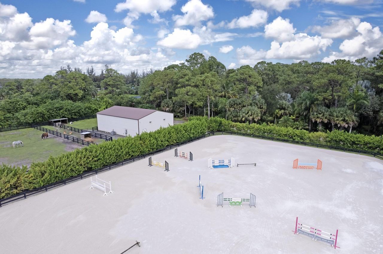 6149 Park Ln E - Photo 6 of 16