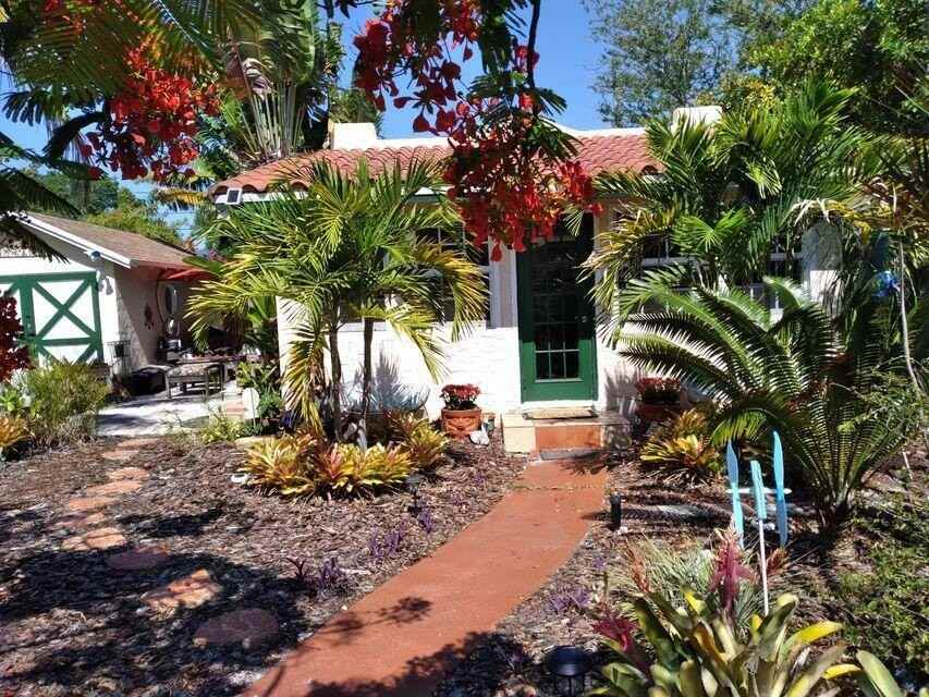 1016 North E Street #A - Photo 2 of 11