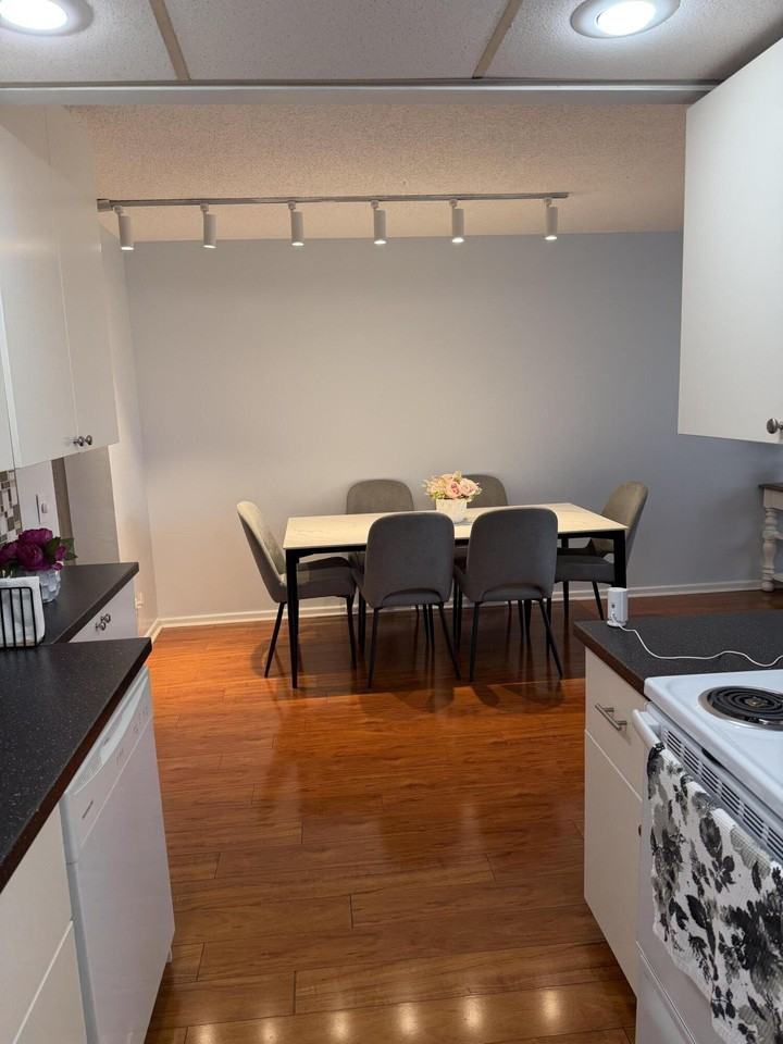 3062 Ainslie D - Photo 7 of 27