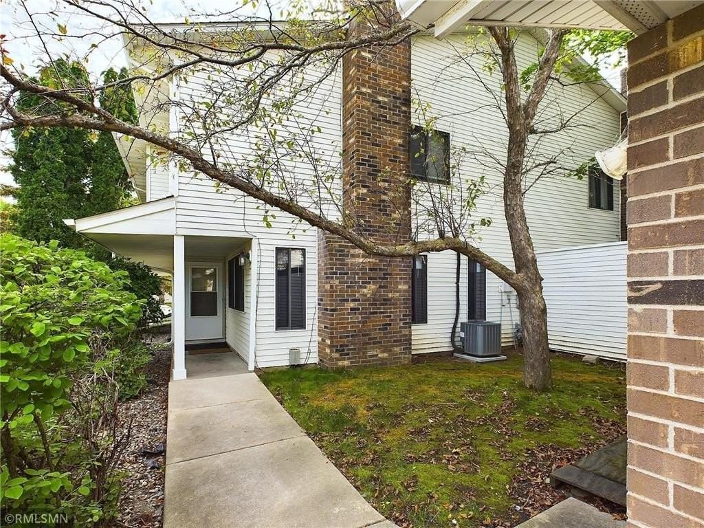 9343 Ranchview Lane North - Photo 3 of 17