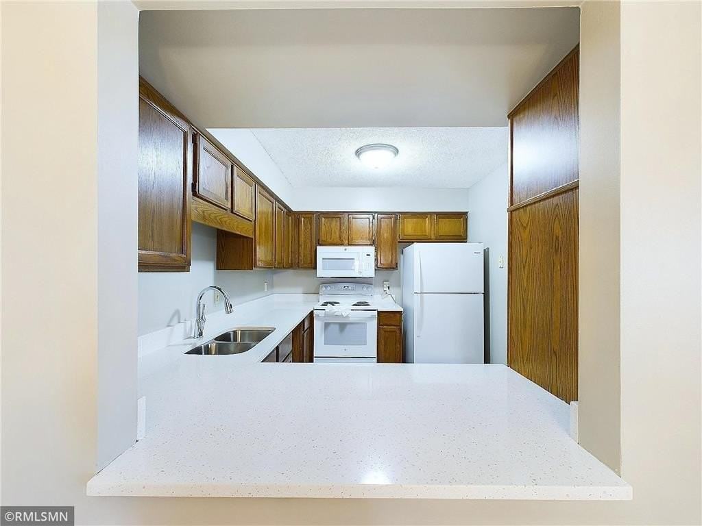 9343 Ranchview Lane North - Photo 5 of 17