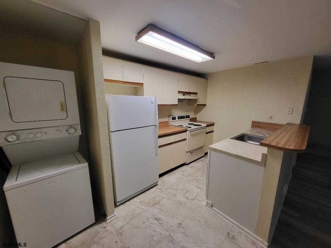 9 Malibu Way - Photo 4 of 6