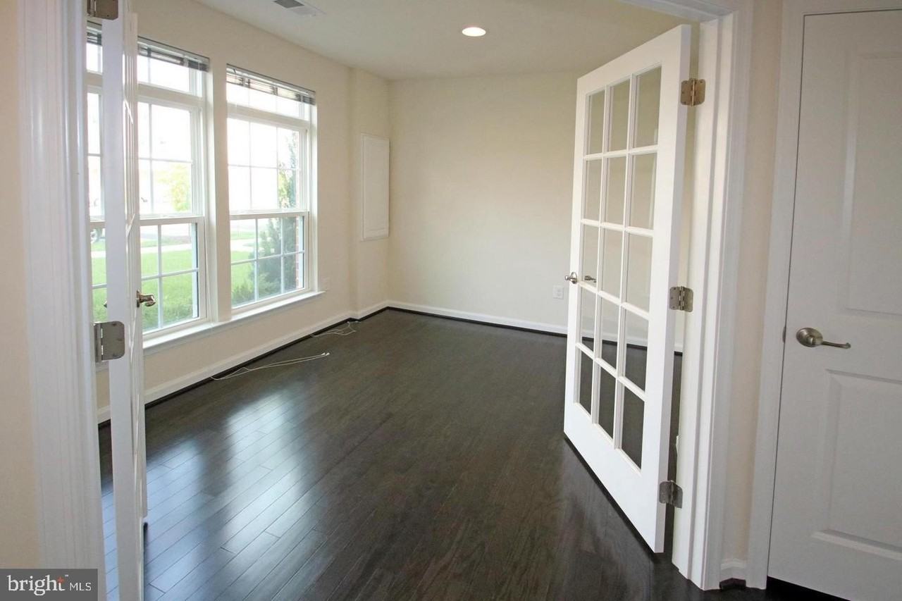 2482 Baldwin Cres Ne - Photo 3 of 28