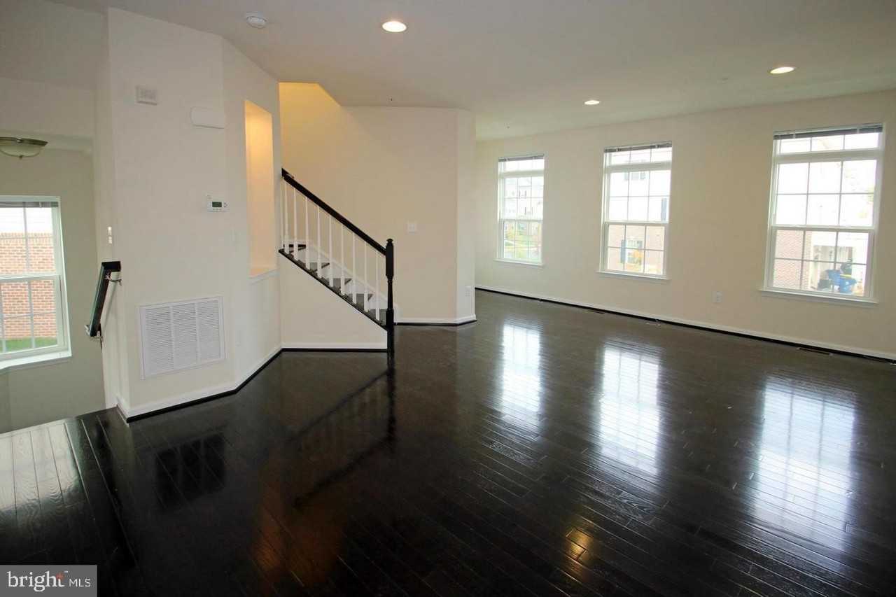 2482 Baldwin Cres Ne - Photo 6 of 28