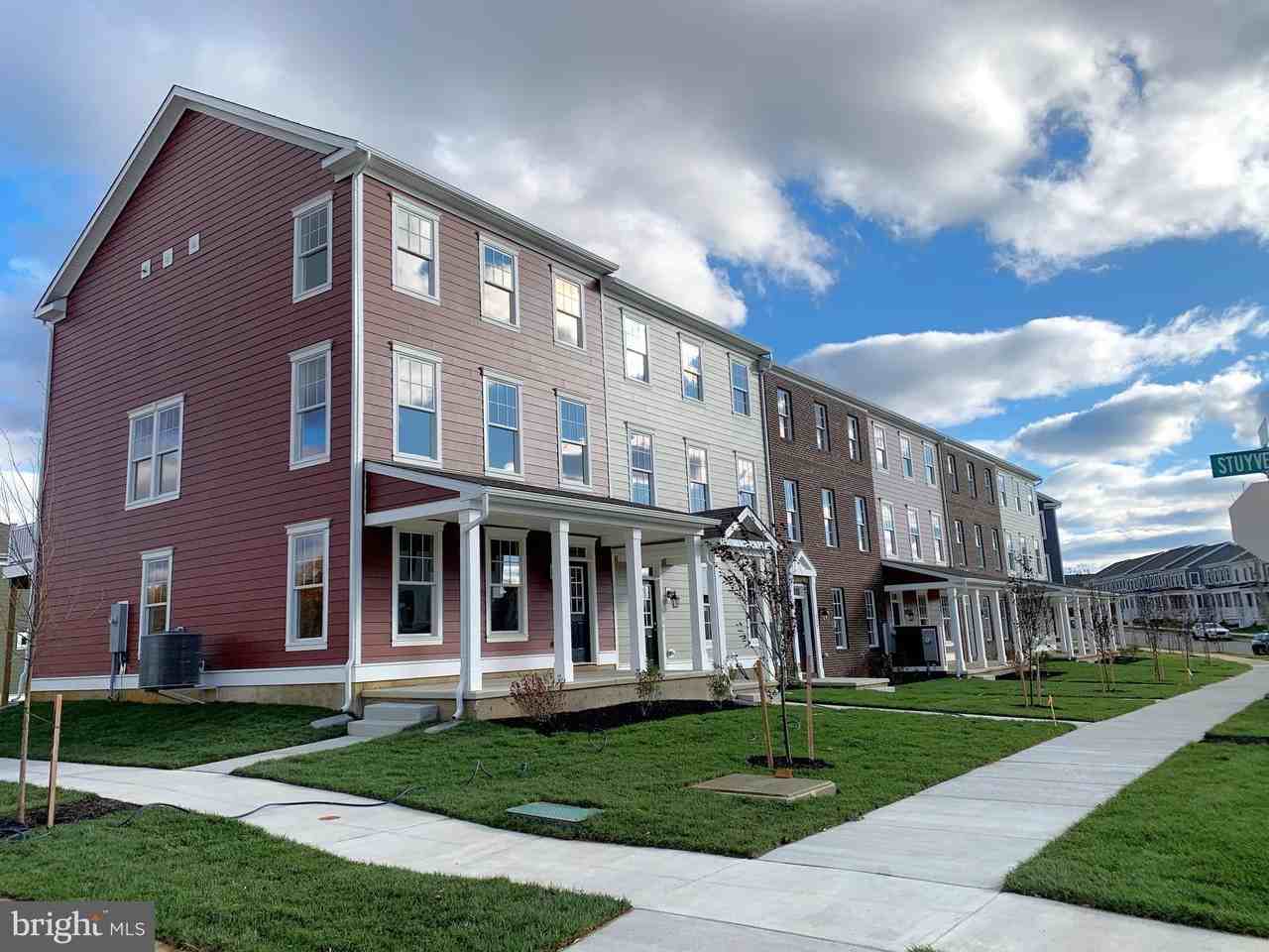 872 Mapleton Ave - Photo 3 of 23