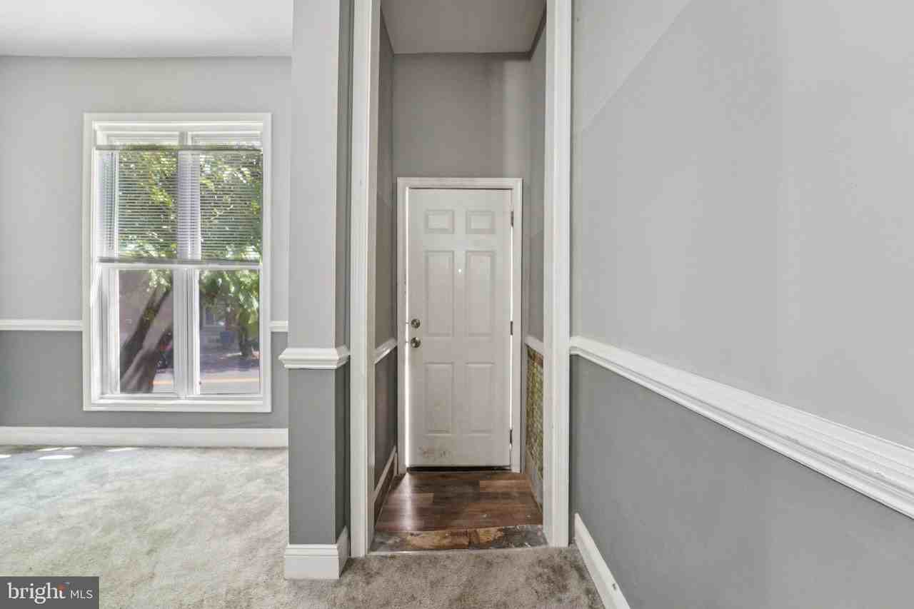 1820 E Lafayette Ave - Photo 4 of 17