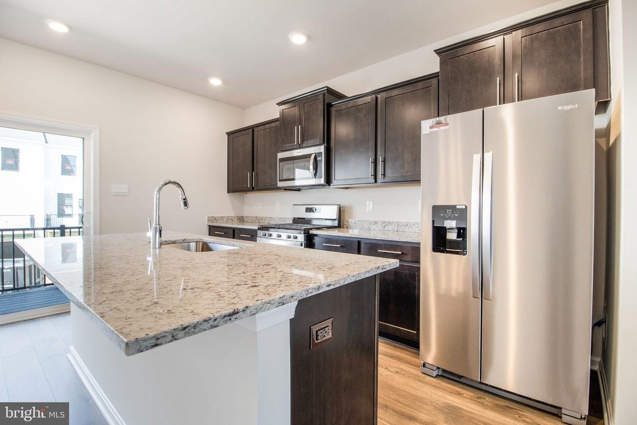 280 Ensemble Way - Photo 2 of 25