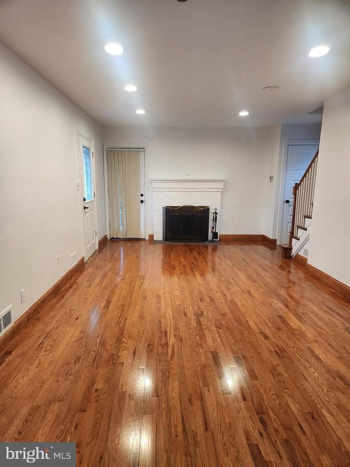 502 E Schuyler Rd - Photo 3 of 38