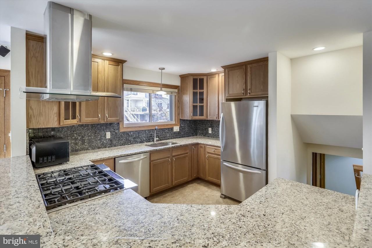 6403 Tone Dr - Photo 5 of 50