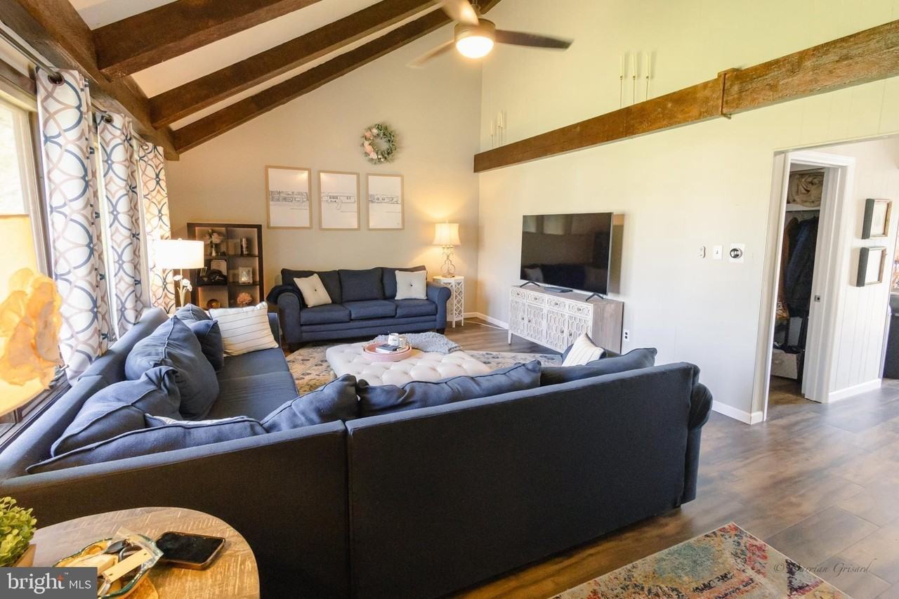 5143 Venice Ave - Photo 3 of 19