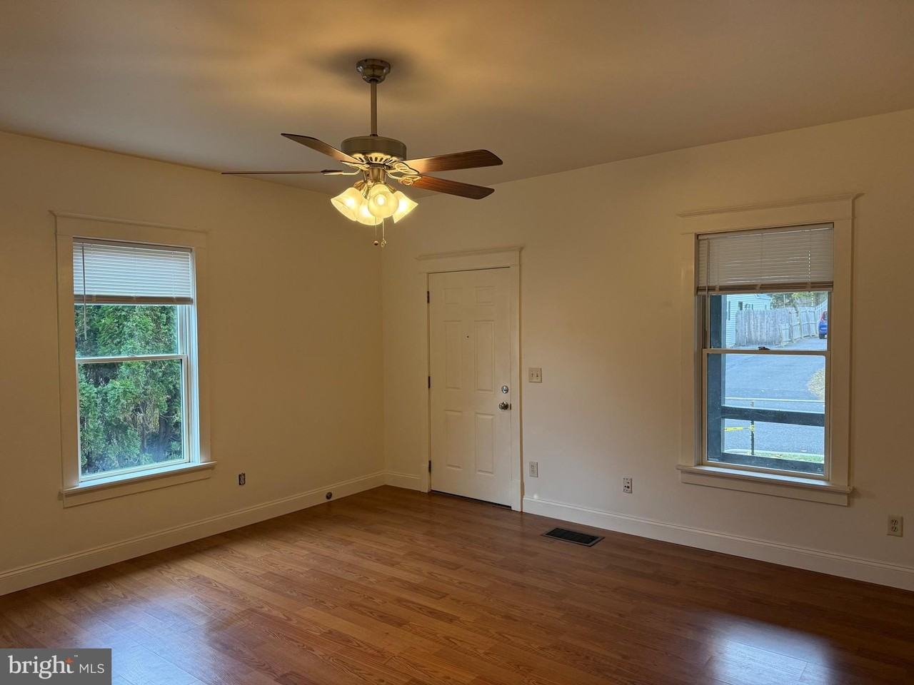 1740 Arnold Ave - Photo 2 of 22