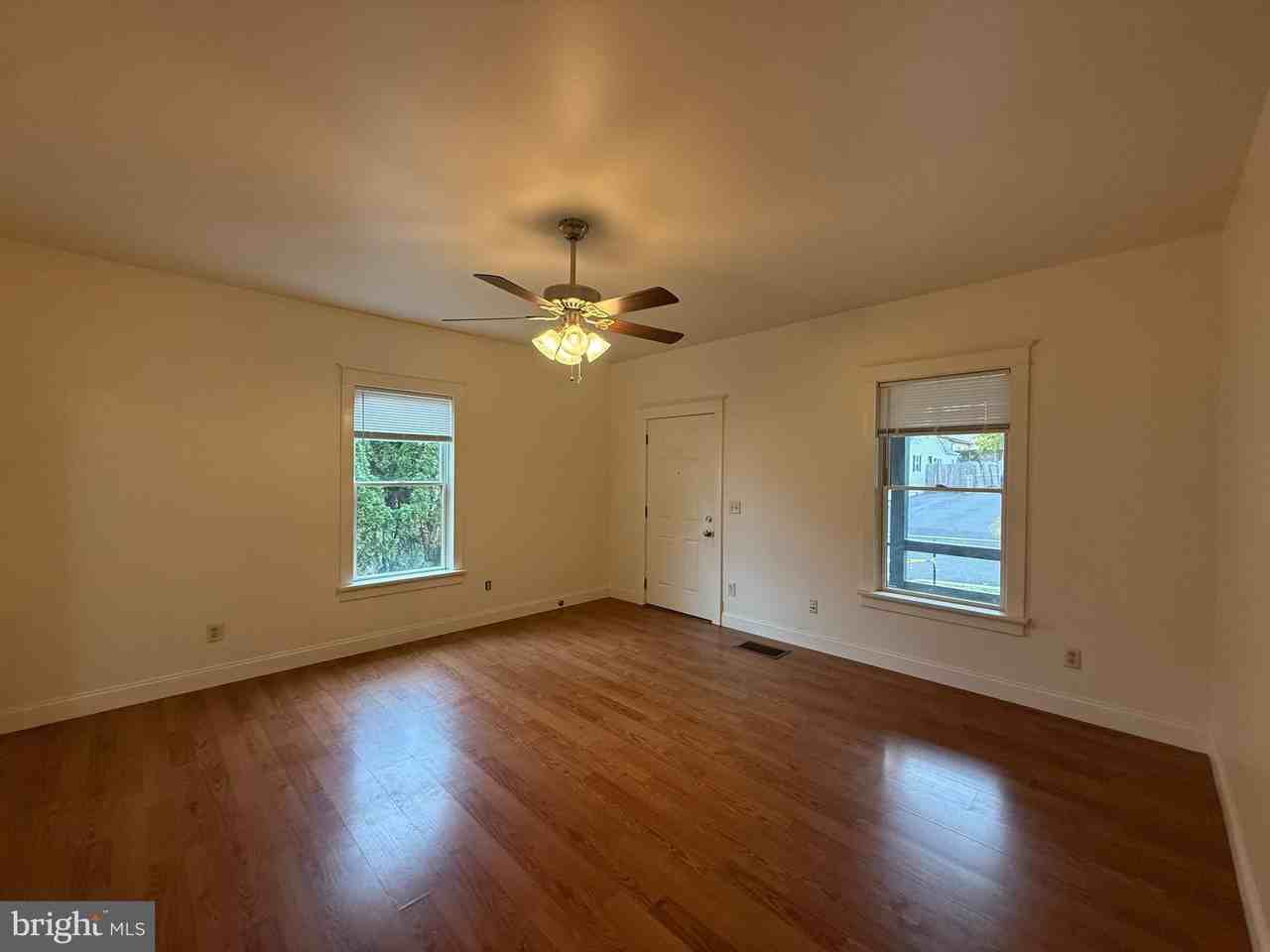 1740 Arnold Ave - Photo 3 of 22