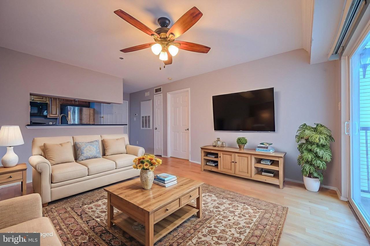 3307 Wyndham Cir Apt 2164 #2164 - Photo 3 of 16