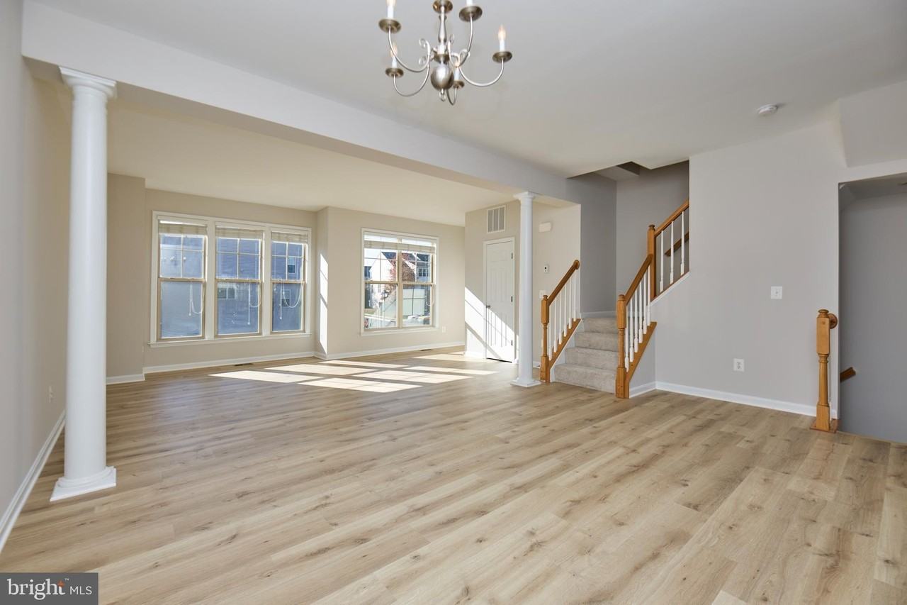 42612 Galbraith Sq - Photo 5 of 38