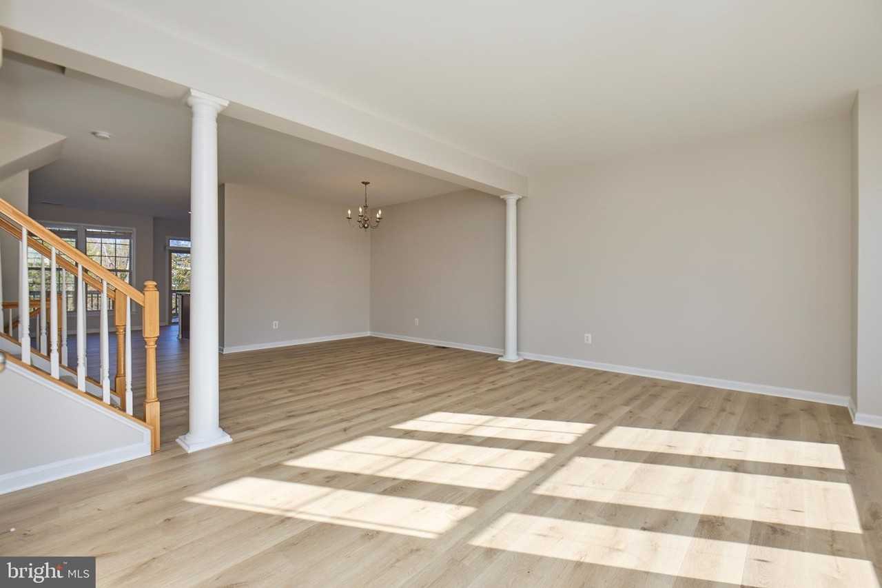 42612 Galbraith Sq - Photo 7 of 38