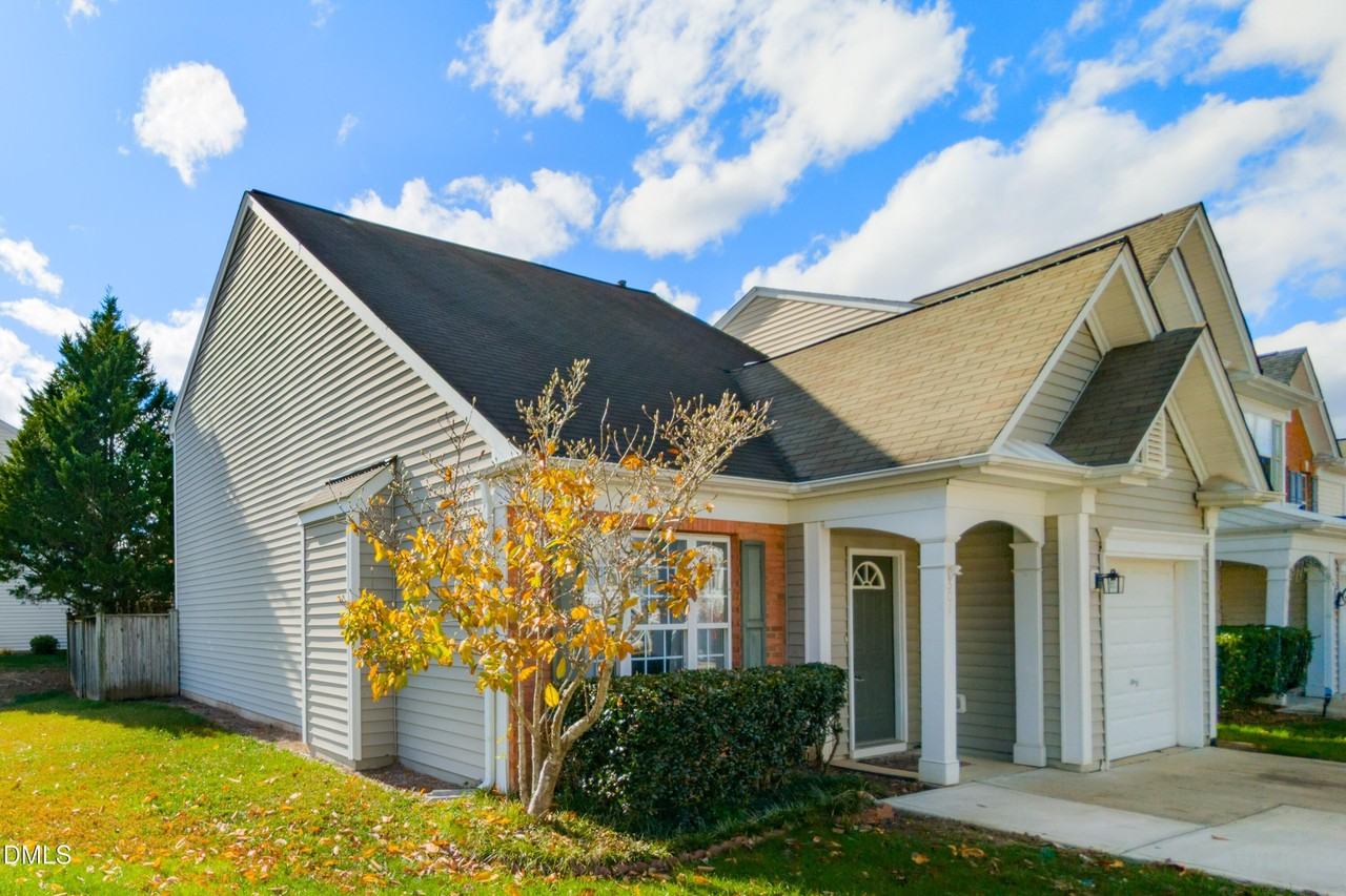 301 Mannington Dr - Photo 6 of 31