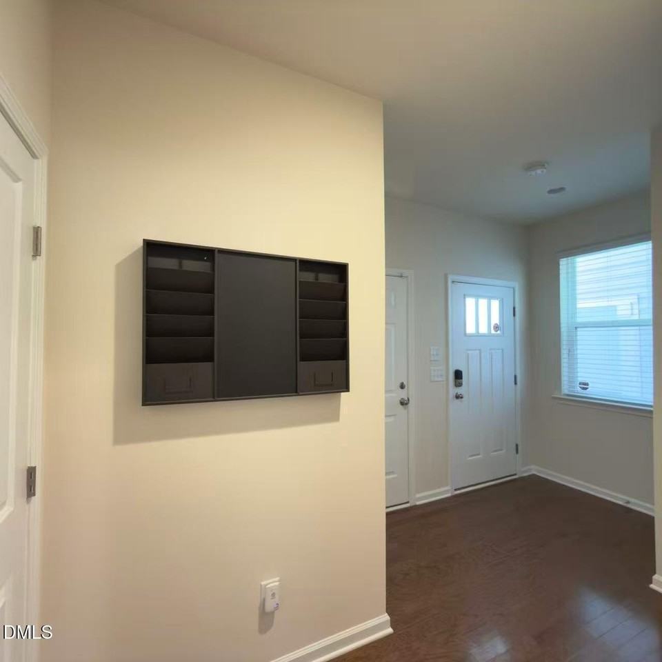 1018 Diamond Dove Ln - Photo 5 of 26