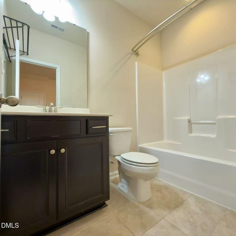 1018 Diamond Dove Ln - Photo 7 of 26