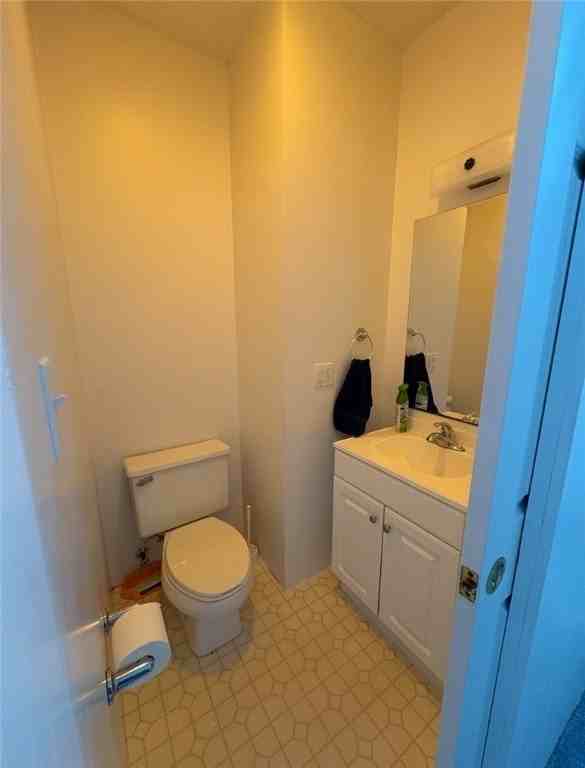 320 Normal Ave - Photo 6 of 7