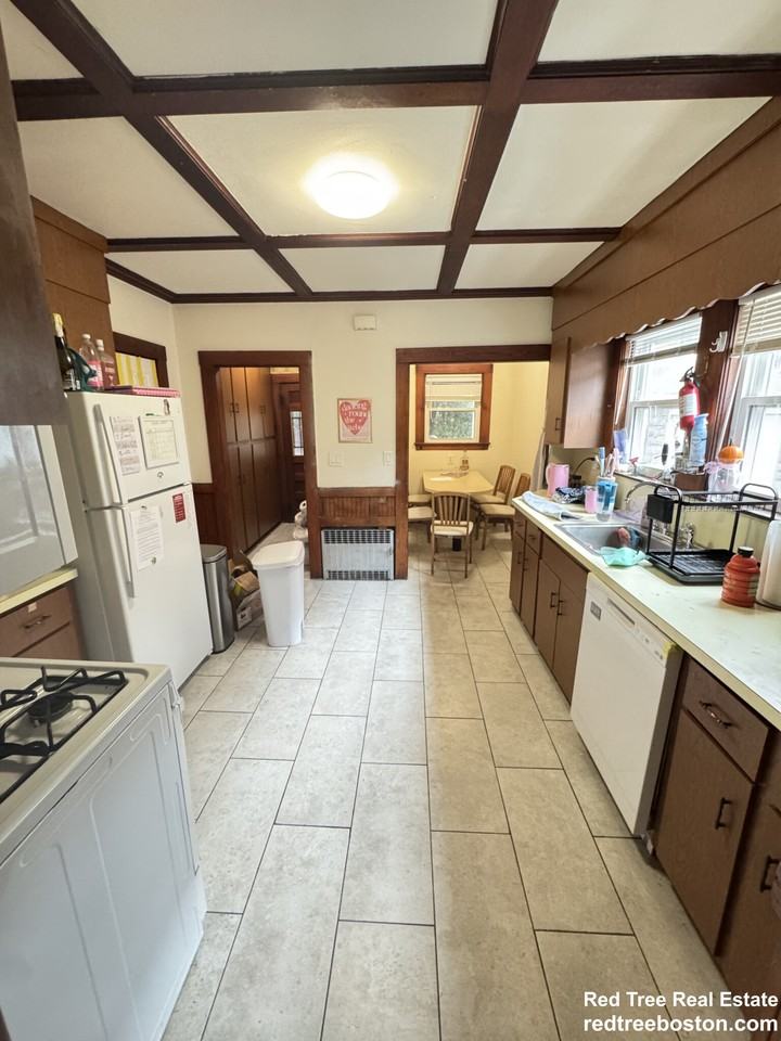 66 Kirkwood Rd - Photo 5 of 32