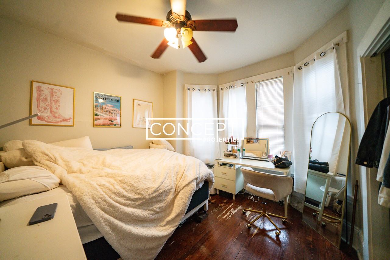 717 Parker St #1A - Photo 5 of 11