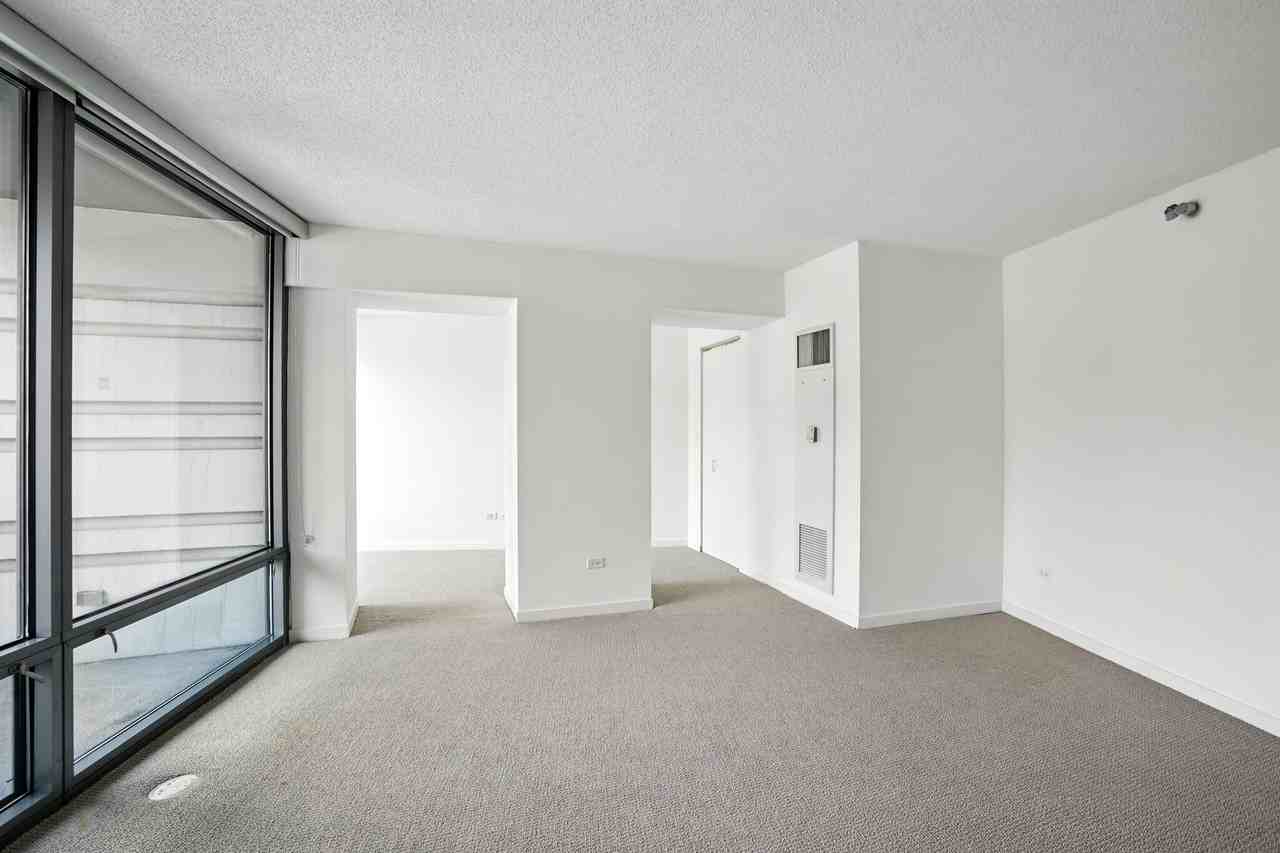 520 N Kingsbury St #2-2 - Photo 4 of 32