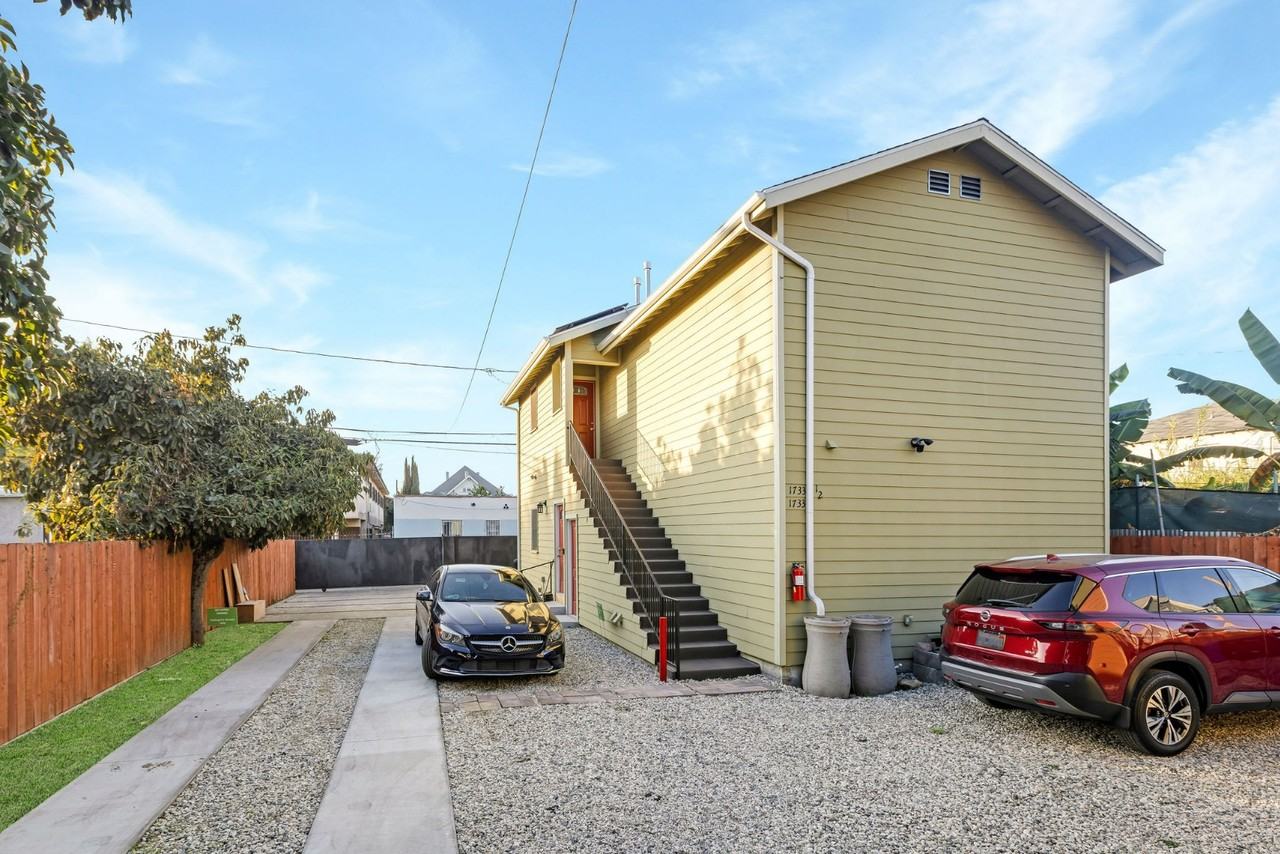 1731 S Burlington Ave #1733-1-2 - Photo 3 of 19