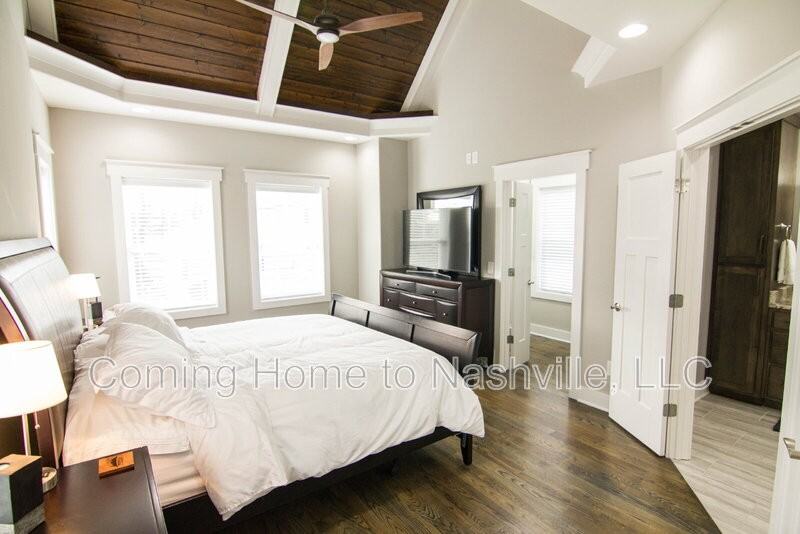 910 910 - Photo 6 of 23