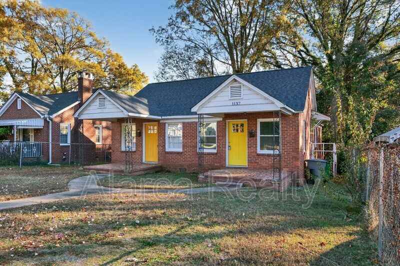 1137 Skyview Rd - Photo 2 of 19