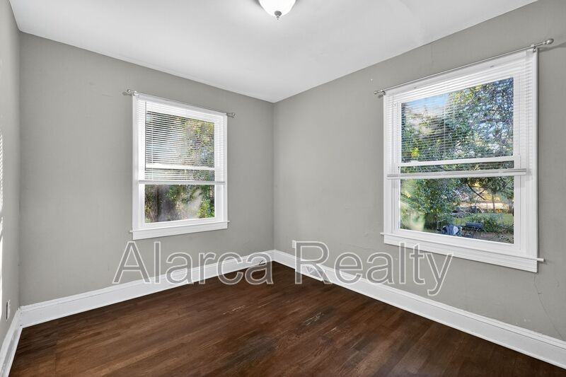 1137 Skyview Rd - Photo 6 of 19