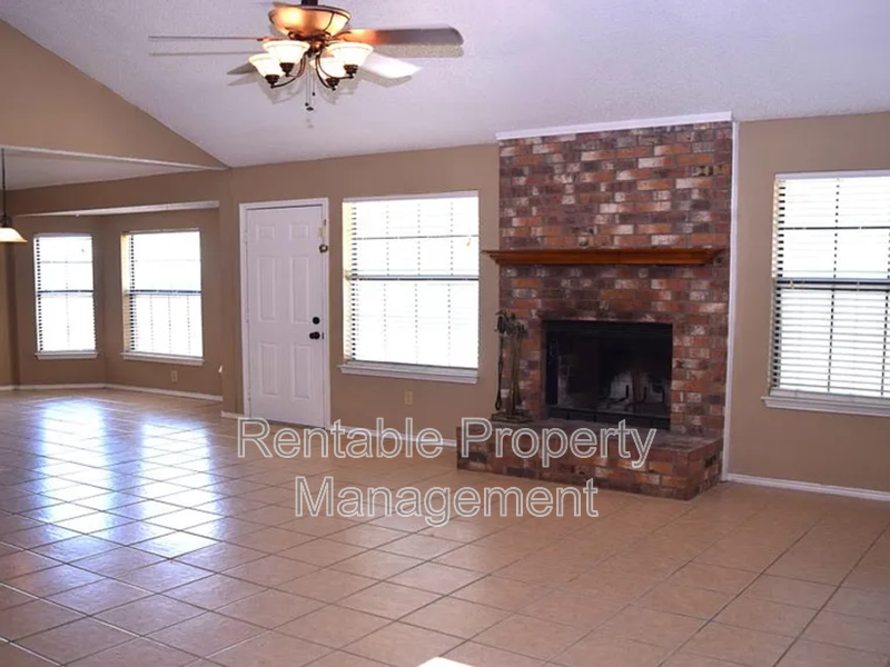 9001 Wessex Ct - Photo 4 of 17