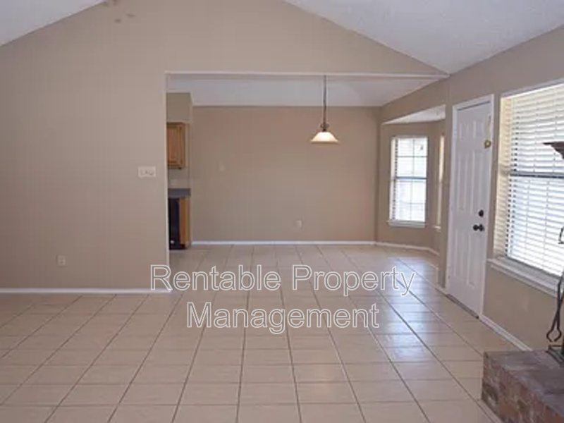 9001 Wessex Ct - Photo 5 of 17