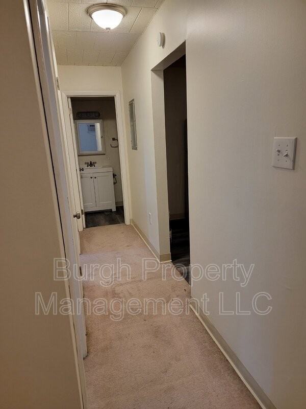 634 Southcrest Dr #10 - Photo 7 of 11